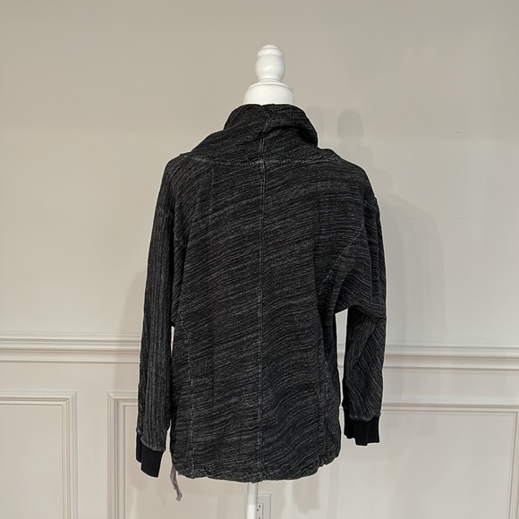 Unity Oversized Sweatshirt - Picture 3 of 6